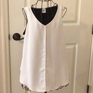 Woman’s Cabi tank top